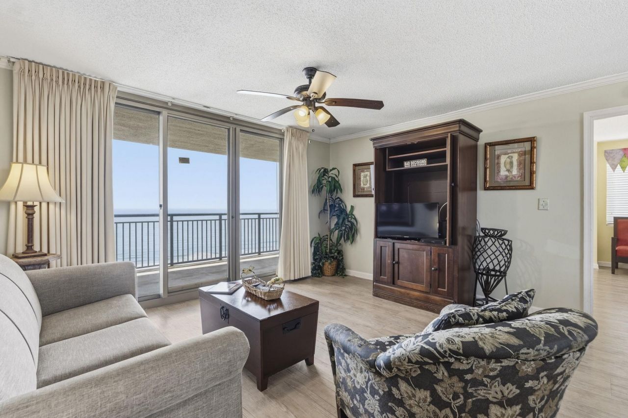 8560 Queensway Blvd. Photo 4