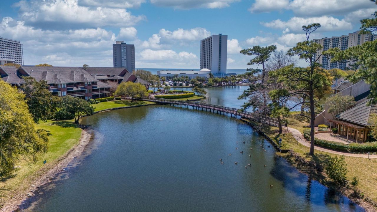 8560 Queensway Blvd. Photo 45