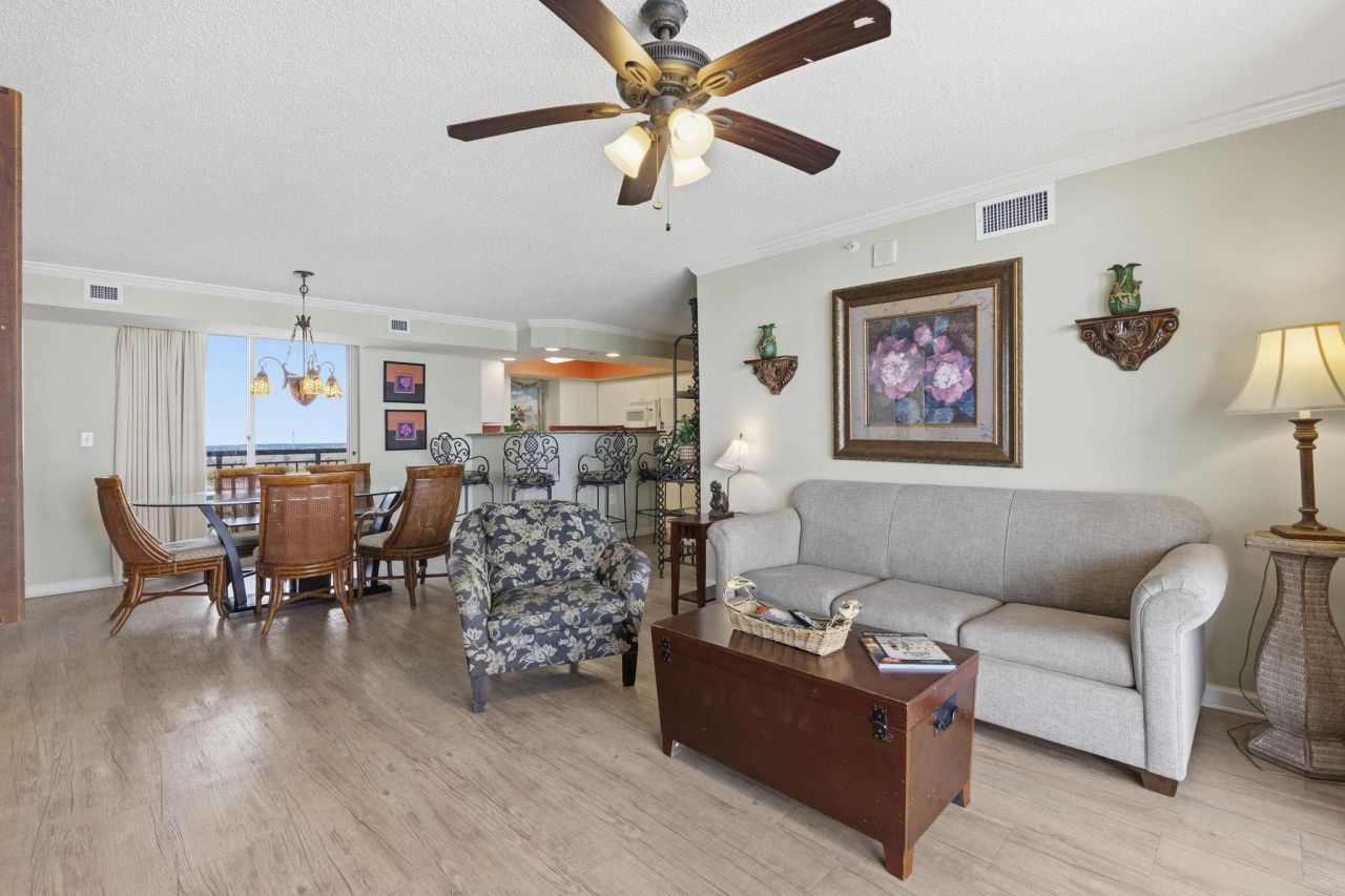 8560 Queensway Blvd. Photo 5