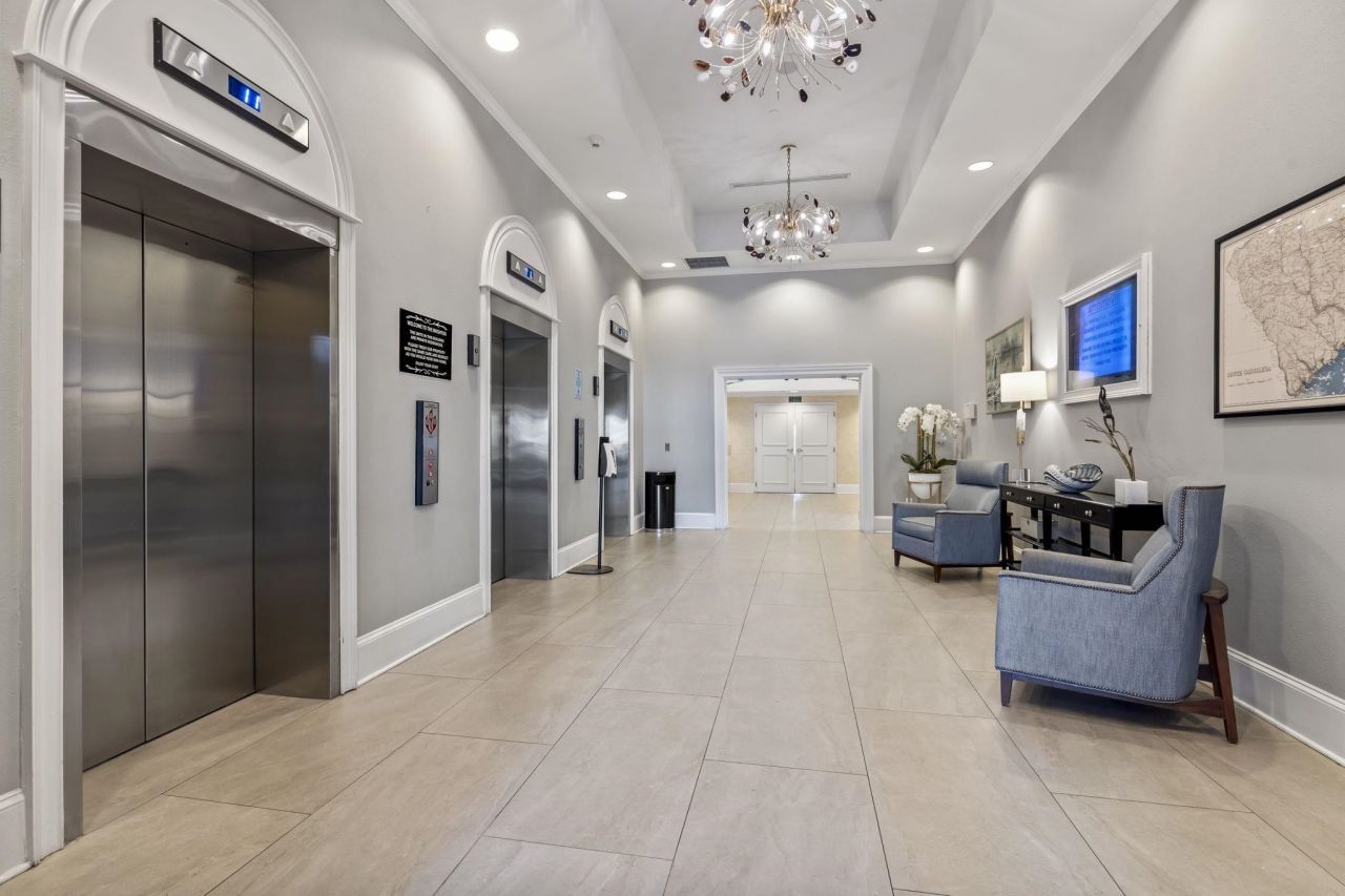 8560 Queensway Blvd. Photo 57