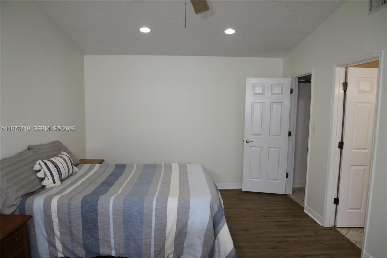 1433 Captains Walk , Unit 18, Fort Pierce, FL 34950 Photo