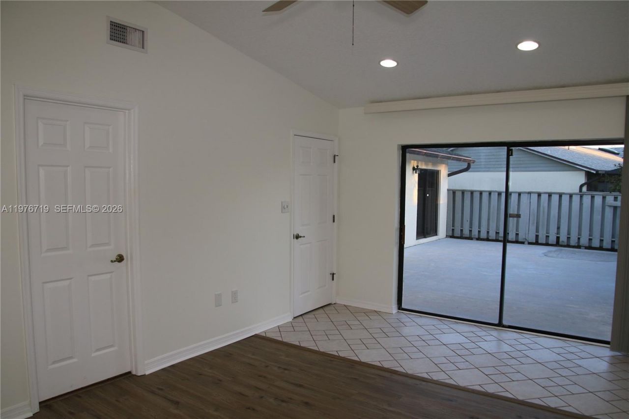 1433 Captains Walk , Unit 18, Fort Pierce, FL 34950 Photo