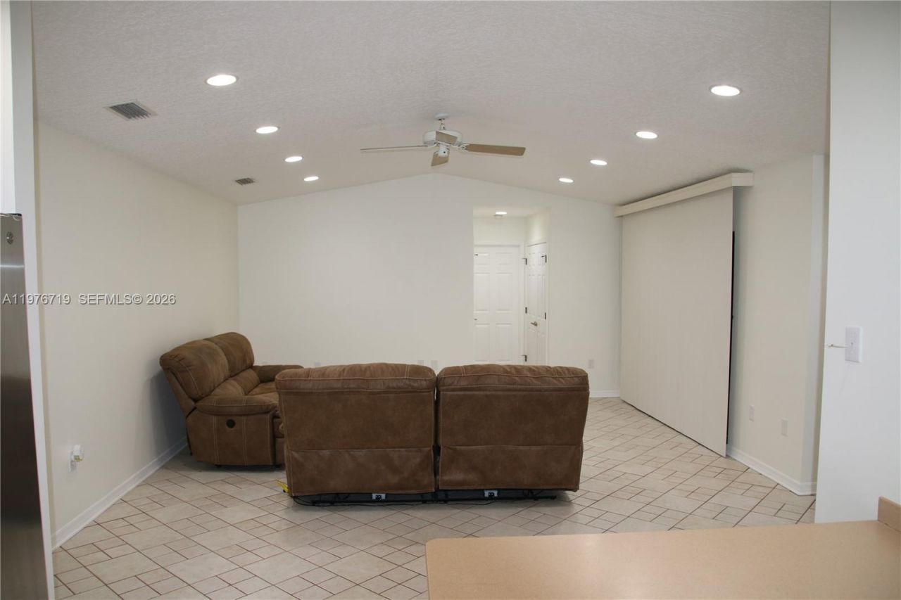 1433 Captains Walk , Unit 18, Fort Pierce, FL 34950 Photo