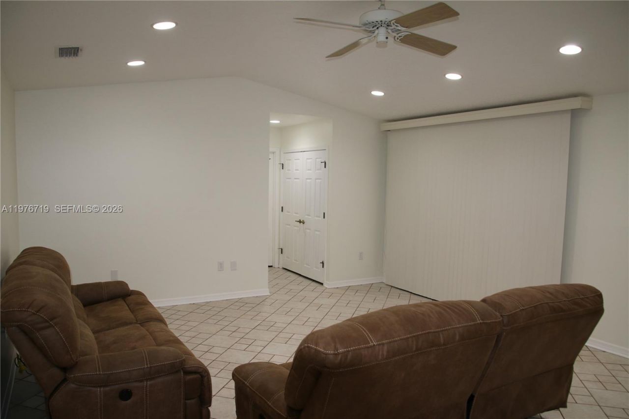 1433 Captains Walk , Unit 18, Fort Pierce, FL 34950 Photo