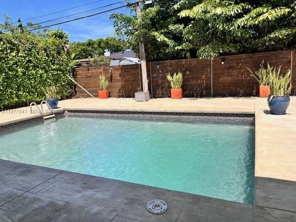 3911 SW 61st Ave , Miami, FL 33155