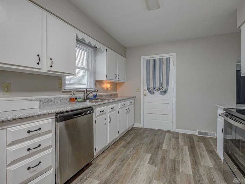 114 Fairview Drive, Carlisle, OH 45005 Photo 9