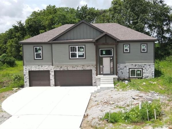 108 Johnson Circle, Dearborn, MO 64439