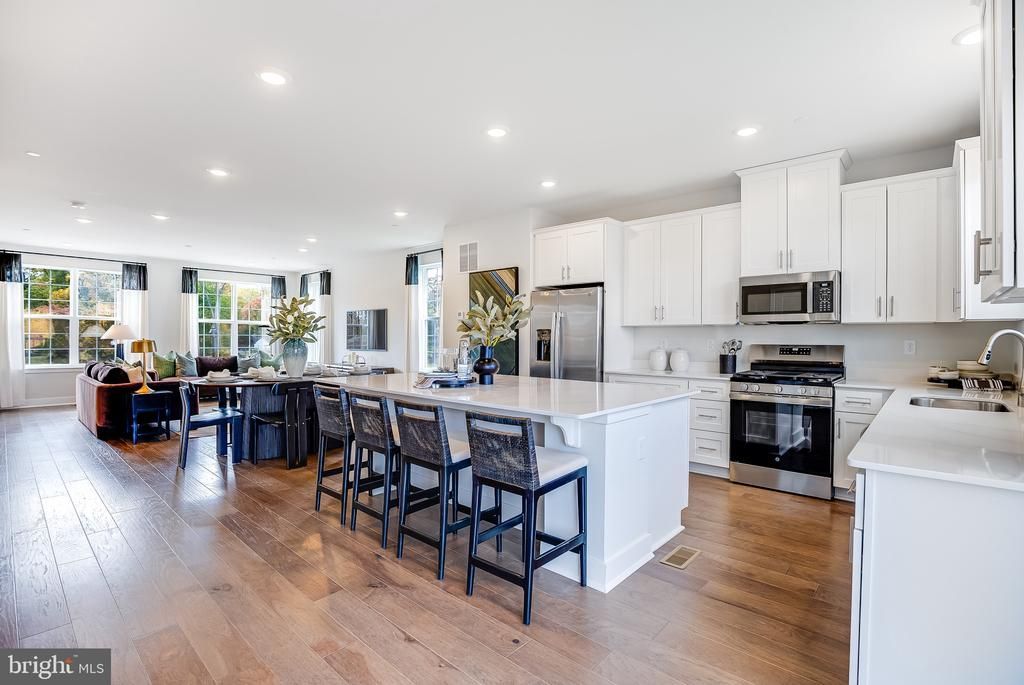 109 Fred Clark Drive, Pennington, NJ 08534 Main Photo