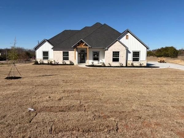 202 Coalson Crossing, Azle, TX 76020