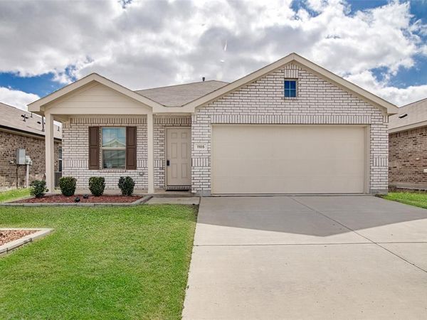 1105 Wildflower Street, Ennis, TX 75119