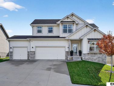 16863 Cary Street, Omaha, NE 68136