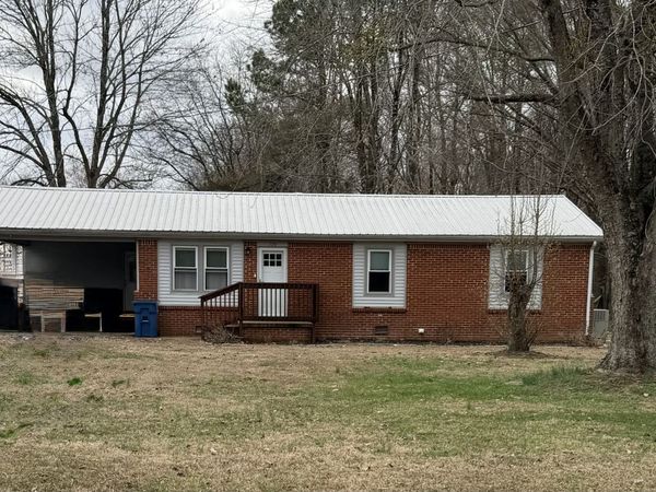 225 Smith St, Puryear, TN 38251