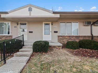 25231 Potomac Drive, South Lyon, MI 48178