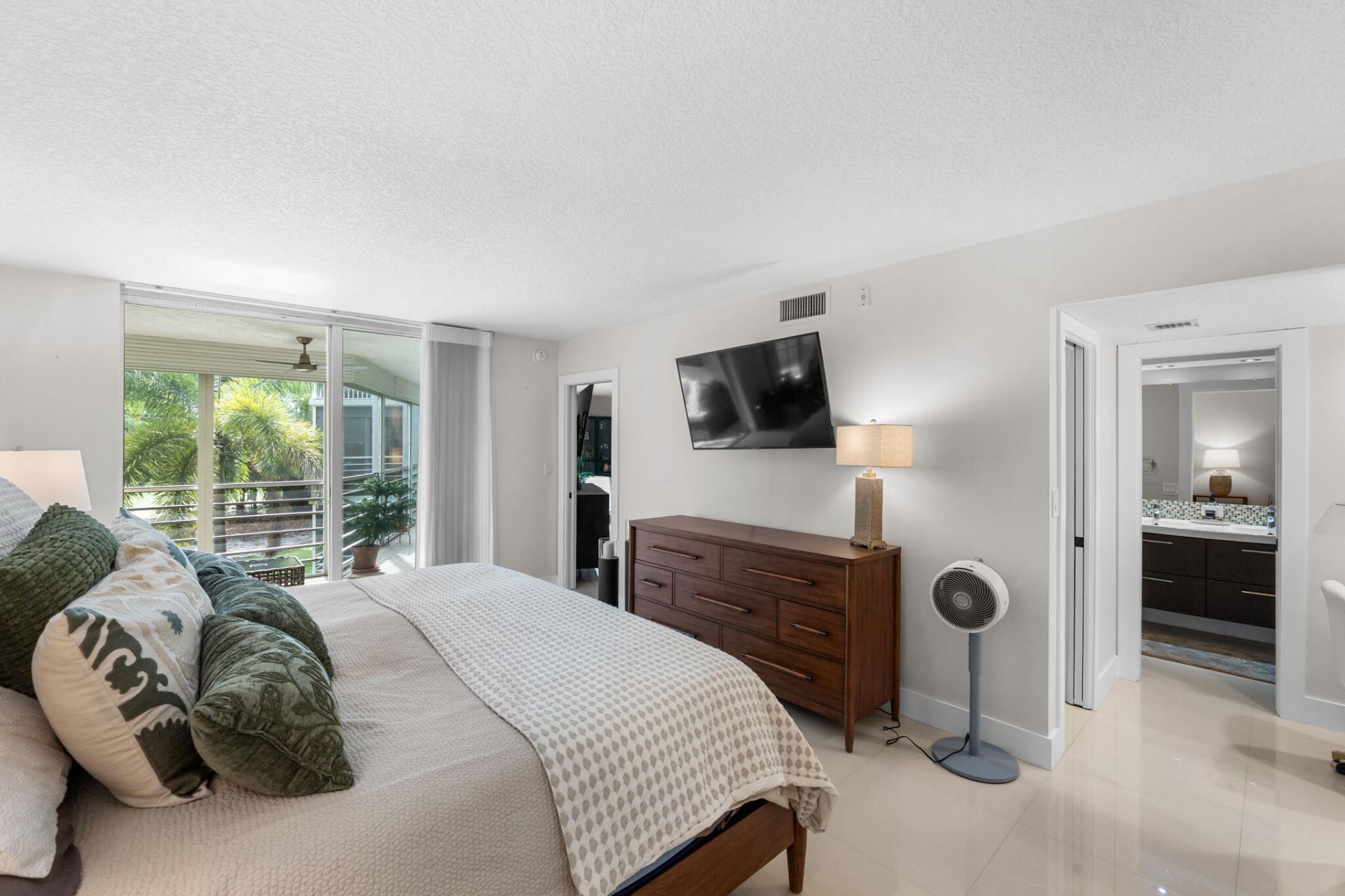 806 Cypress Grove Lane, Unit 305, Pompano Beach, FL 33069 Photo