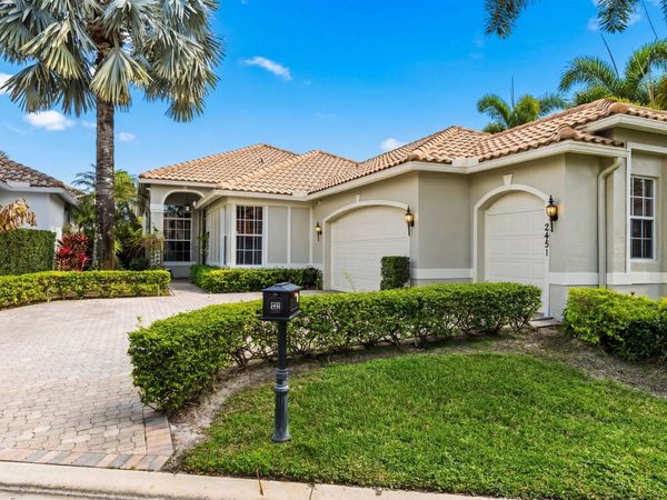 2451 Players Court, Wellington, FL 33414