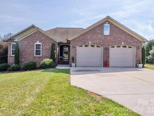 1784 Union Heights Court , Vale, NC 28168