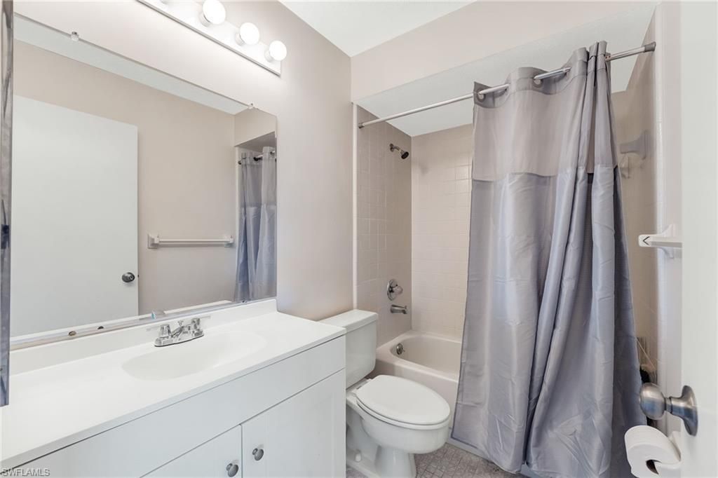 12498 Riverside Dr, Unit 205, Fort Myers, FL 33919 Photo