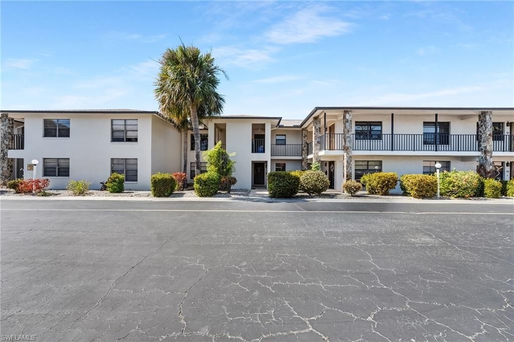 12498 Riverside Dr, Unit 205, Fort Myers, FL 33919 Photo