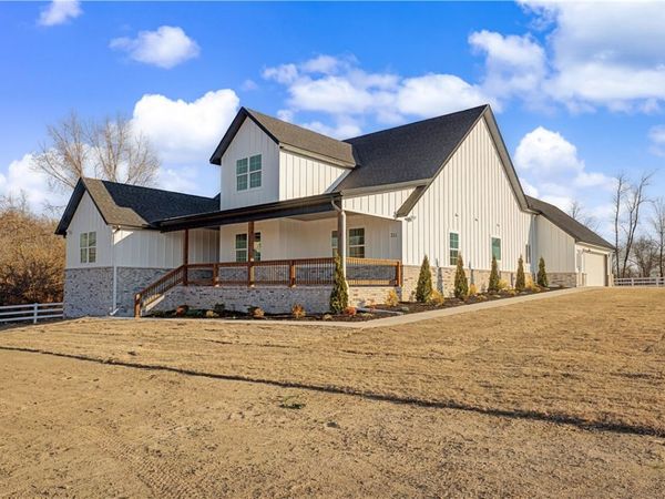 711 Evening Star Road, Bentonville, AR 72713