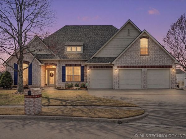 7529 E Galveston Street , Broken Arrow, OK 74014