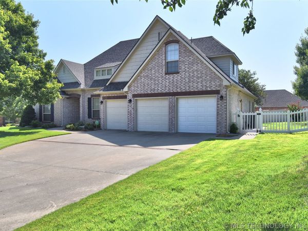 7529 E Galveston Street, Broken Arrow, OK 74014