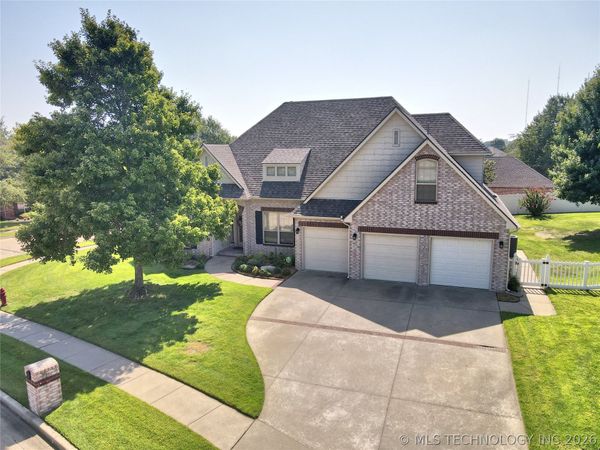 7529 E Galveston Street, Broken Arrow, OK 74014