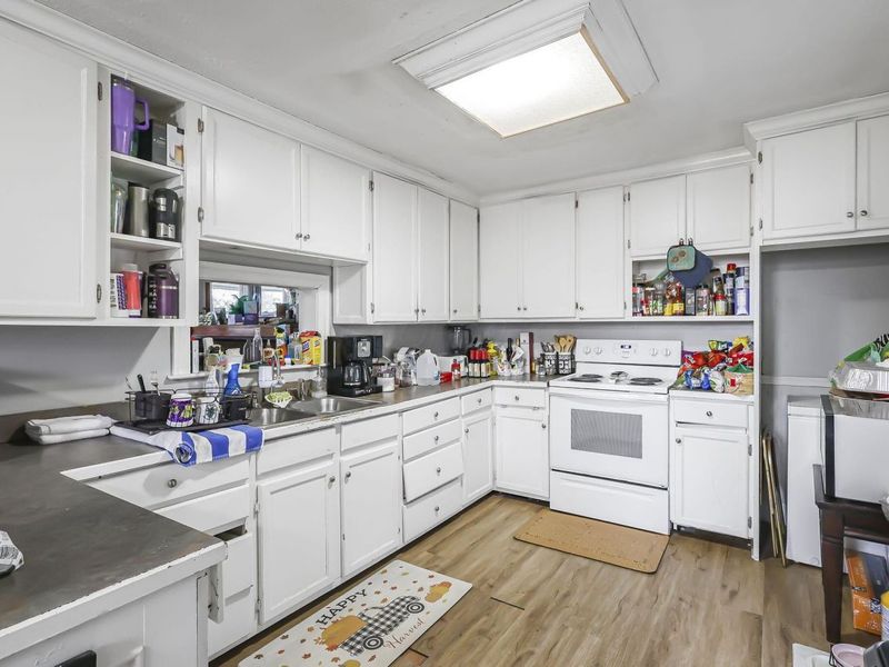 1888 Aberdeen Avenue, Columbus, OH 43211 Photo 7