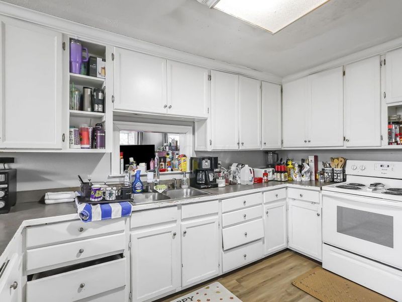 1888 Aberdeen Avenue, Columbus, OH 43211 Photo 9