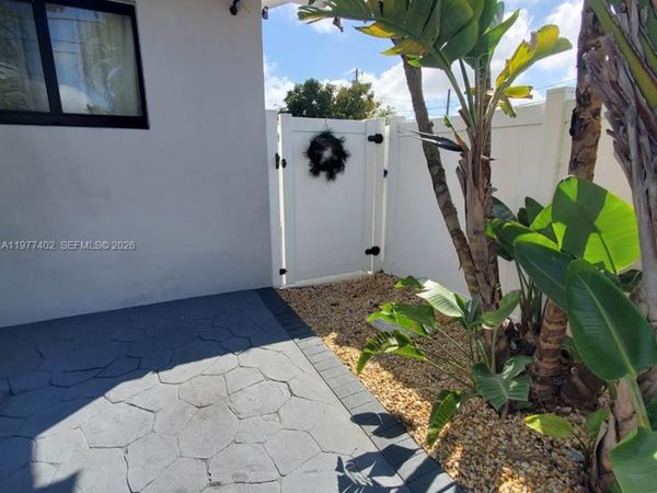 920 SE 8th St, Unit 1, Hialeah, FL 33010