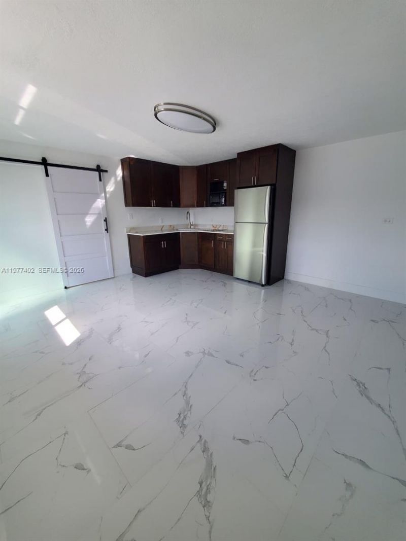 920 SE 8th St, Unit 1, Hialeah, FL 33010 Photo