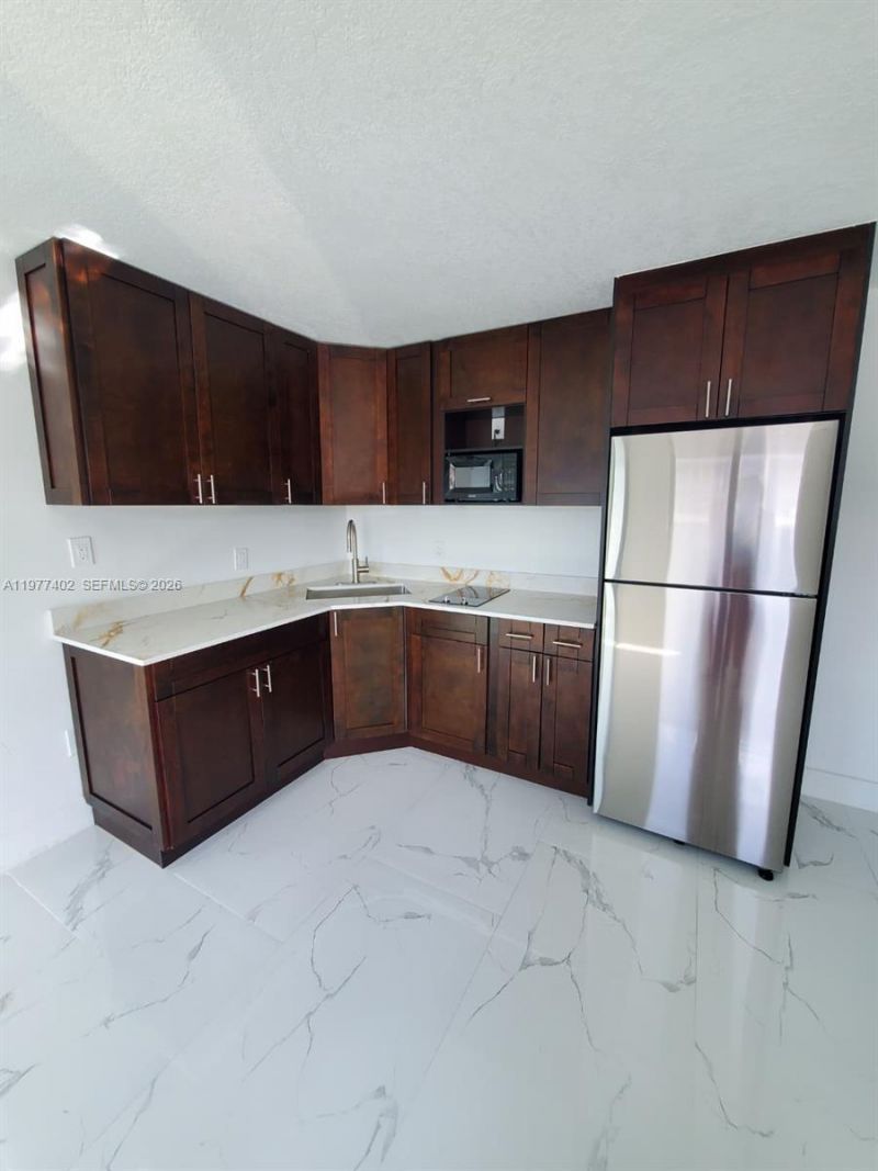 920 SE 8th St, Unit 1, Hialeah, FL 33010 Photo