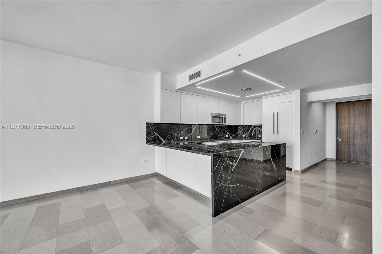 88 SW 7th St , Unit 806, Miami, FL 33130 Photo