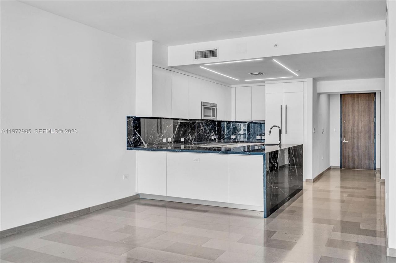 88 SW 7th St , Unit 806, Miami, FL 33130 Photo