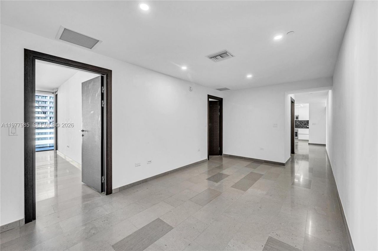 88 SW 7th St , Unit 806, Miami, FL 33130 Photo