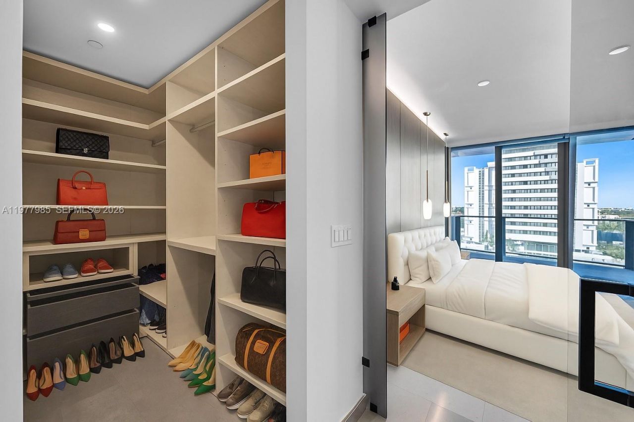 88 SW 7th St , Unit 806, Miami, FL 33130 Photo