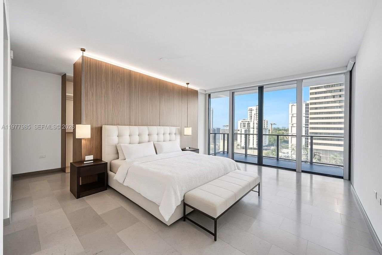 88 SW 7th St , Unit 806, Miami, FL 33130 Photo