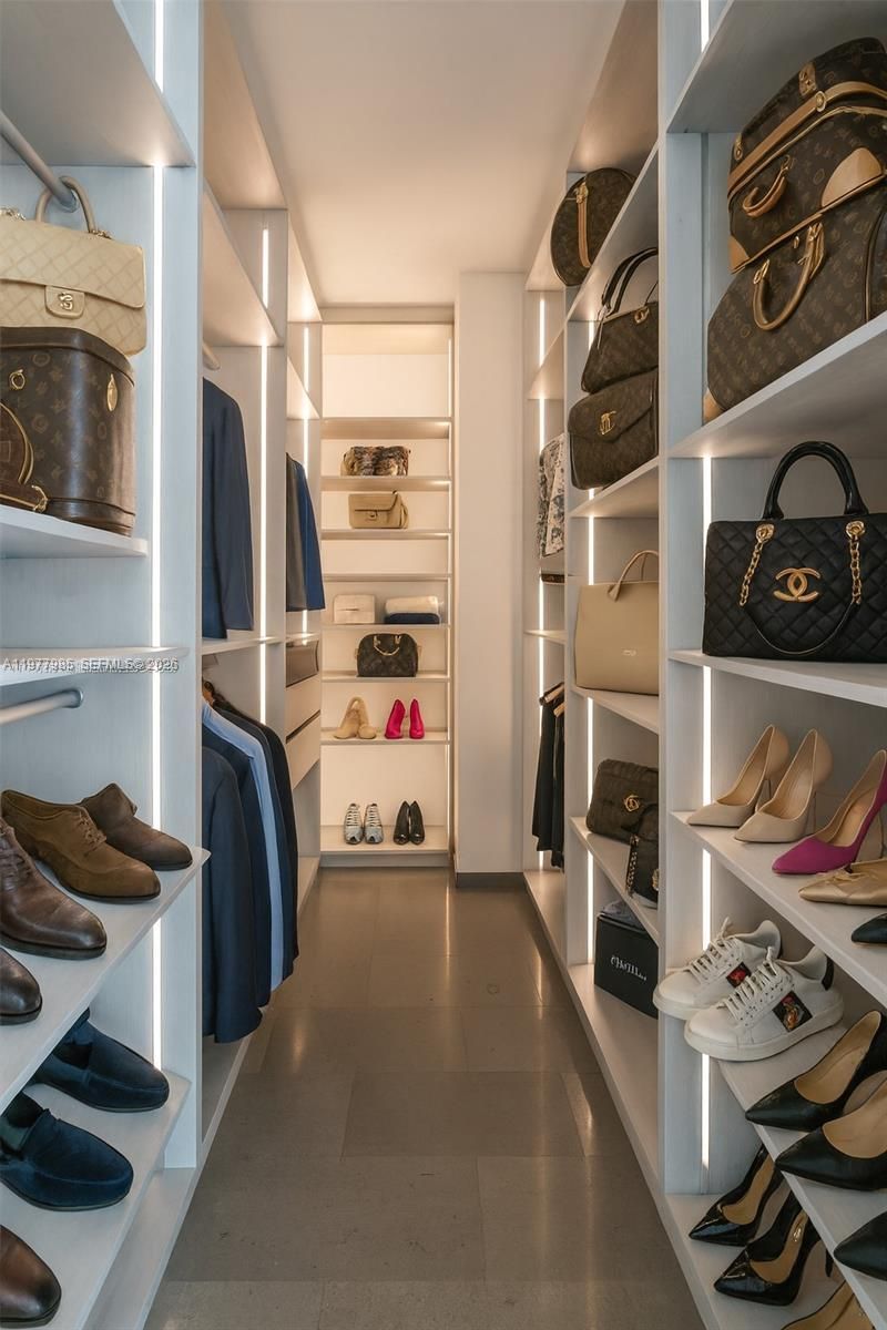 88 SW 7th St , Unit 806, Miami, FL 33130 Photo