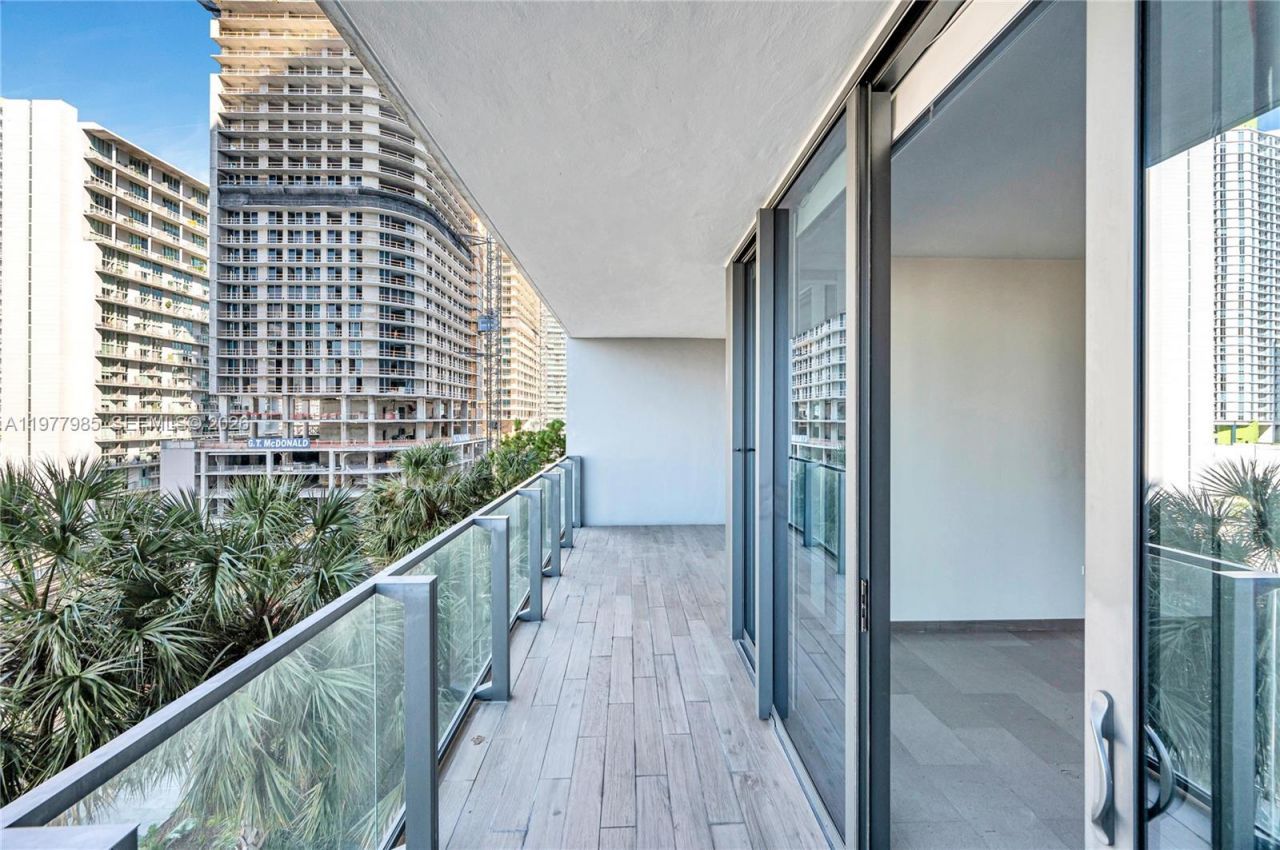 88 SW 7th St , Unit 806, Miami, FL 33130 Photo