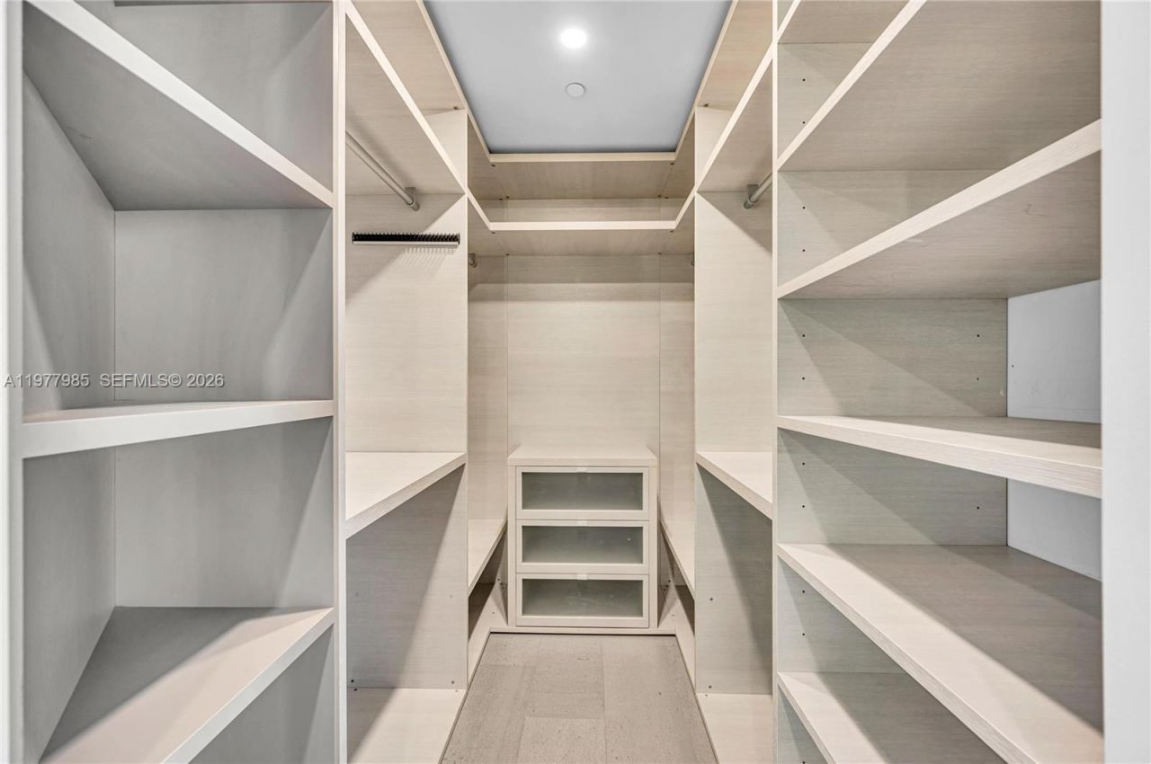 88 SW 7th St , Unit 806, Miami, FL 33130 Photo