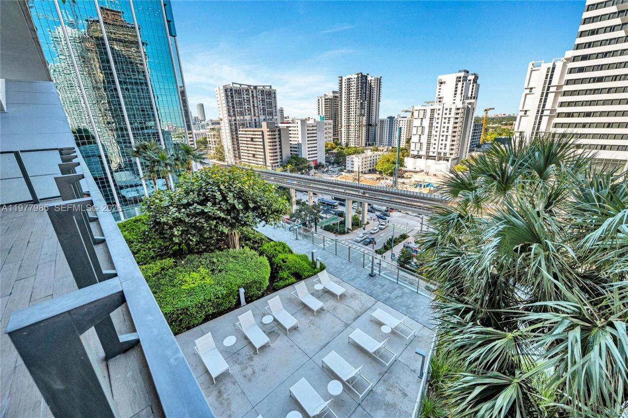 88 SW 7th St , Unit 806, Miami, FL 33130 Photo