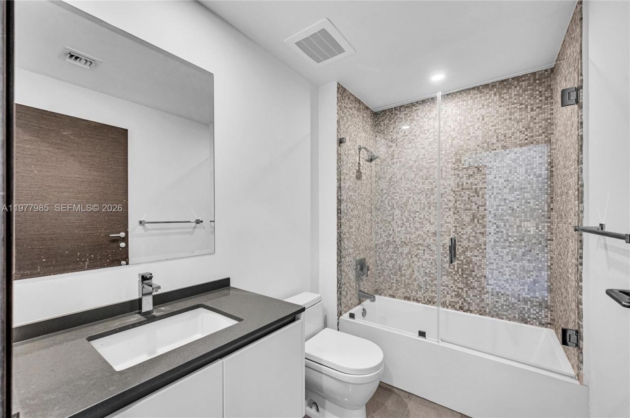 88 SW 7th St , Unit 806, Miami, FL 33130 Photo