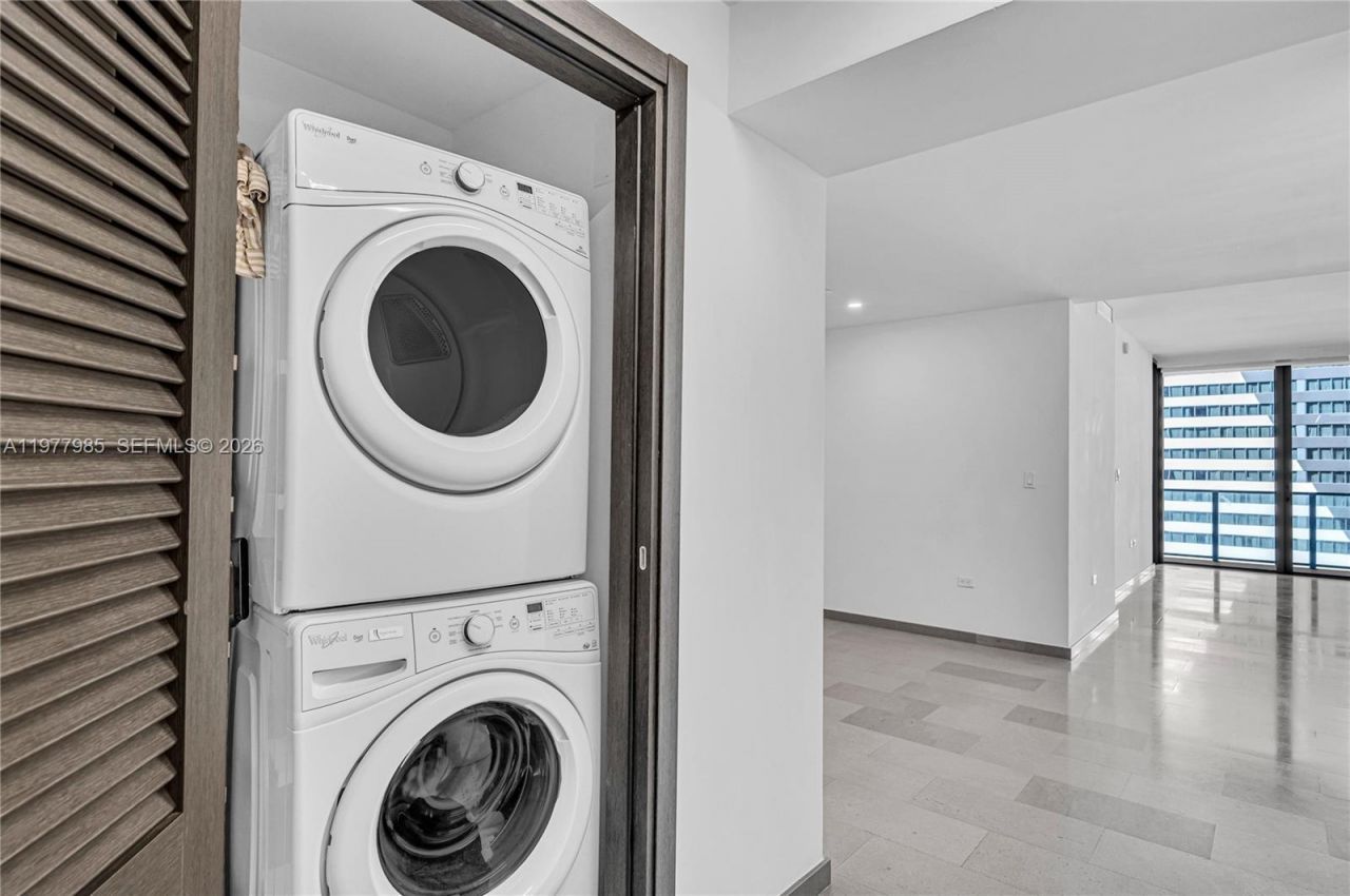 88 SW 7th St , Unit 806, Miami, FL 33130 Photo