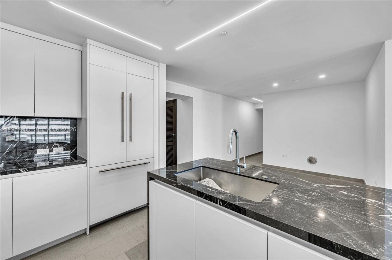 88 SW 7th St , Unit 806, Miami, FL 33130 Photo