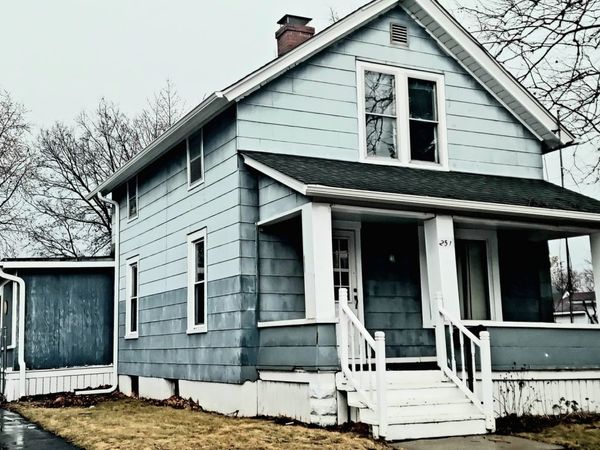 251 N Smith Street , Aurora, IL 60505