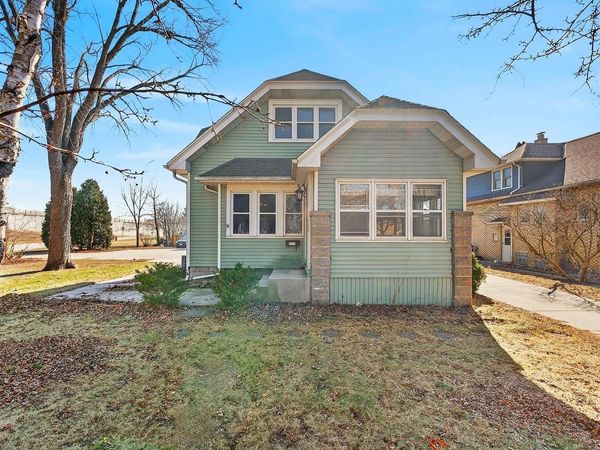 333 W Bender ROAD, Glendale, WI 53217