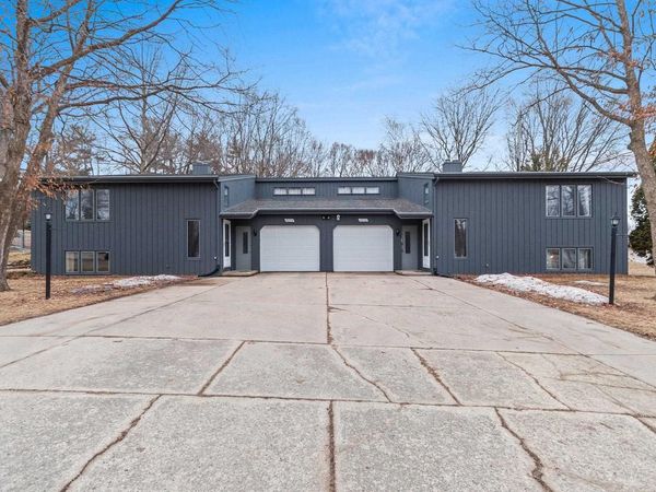 2252 DEER TRAIL, Green Bay, WI 54302