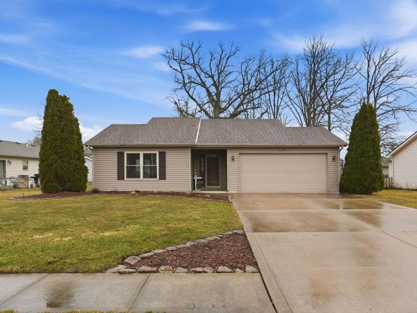 1102 Hideaway Drive, Auburn, IN 46706