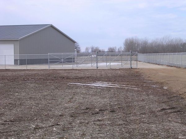 12771 N 825 E  UNIT E-8 Road, Unit E-8, Syracuse, IN 46567