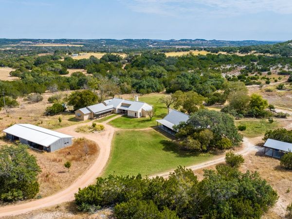 957 Cedar Hills, Fredericksburg, TX 78624