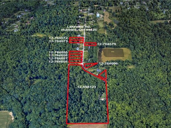 Lakeview Drive, Hubbard, OH 44425